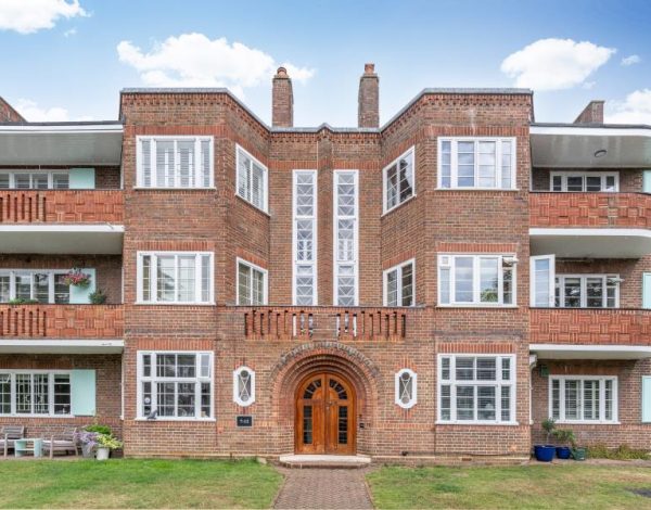 Roehampton Close, SW15