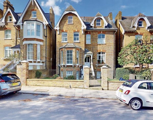 Kings Road, TW10