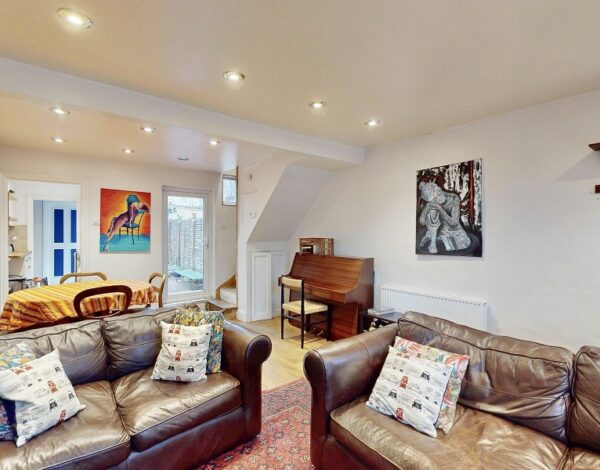 Lower Mortlake Road, TW9