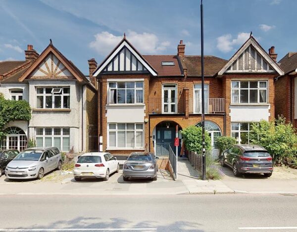 Roehampton Lane, SW15