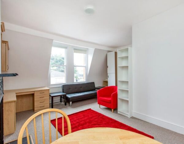 St Margarets Road, TW1