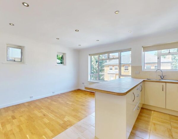 Lichfield Gardens, TW9