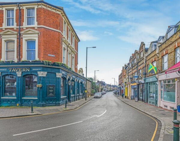 St Margarets Road, TW1