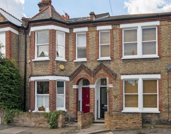 Ruvigny Gardens, SW15