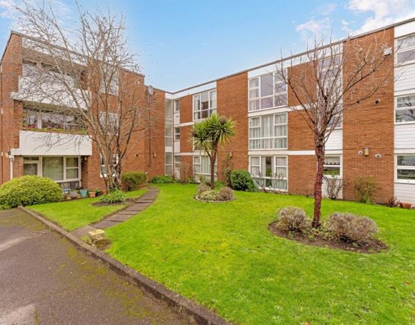 Howards Lane, West Putney