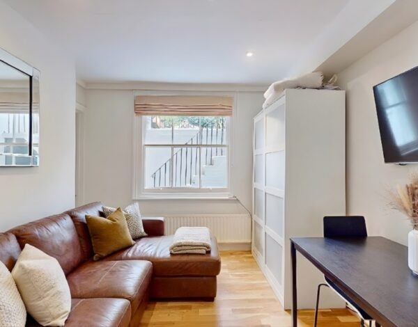 Carmalt Gardens, West Putney