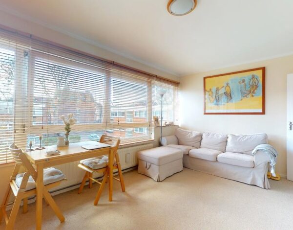 Charmouth Court, Kings Road