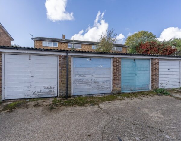 Mariner Gardens, TW10