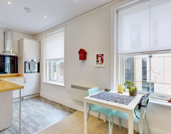Union Court, TW9
