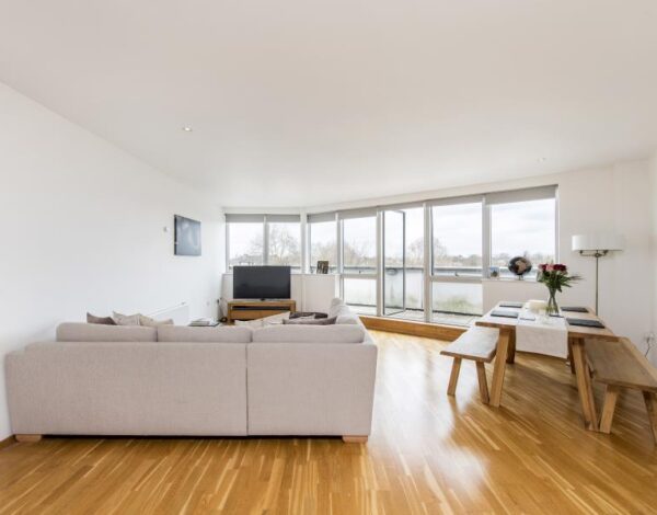 St Georges House, TW9