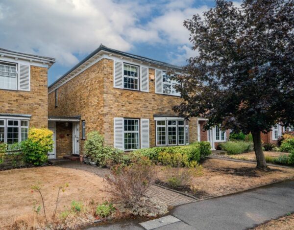Cotswold Close, KT2