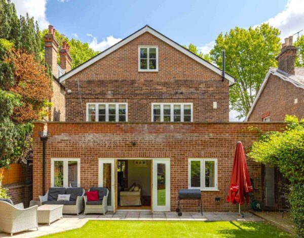 The Avenue, TW1