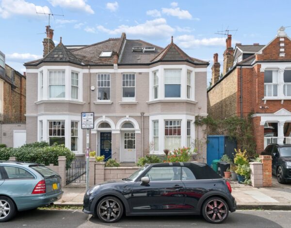 Clarendon Drive, Putney